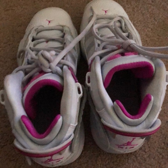 Gently worn once size 4y Jordan’s - Picture 1 of 4